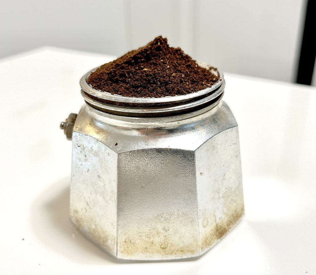 マキネッタのコーヒの詰め方
